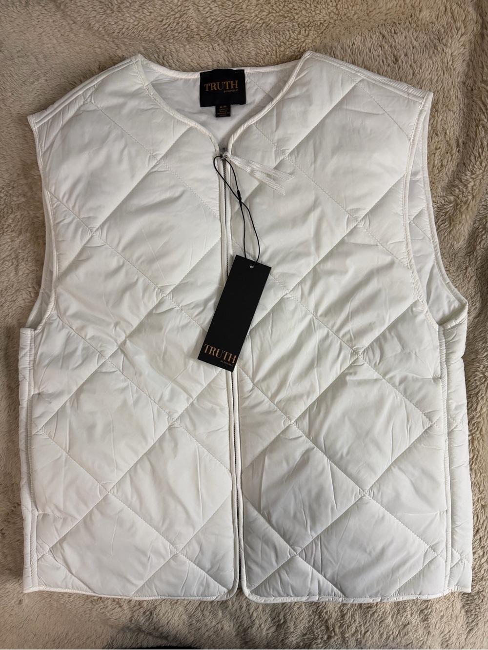 TRUTH White Quilted Sleeveless Zip Vest